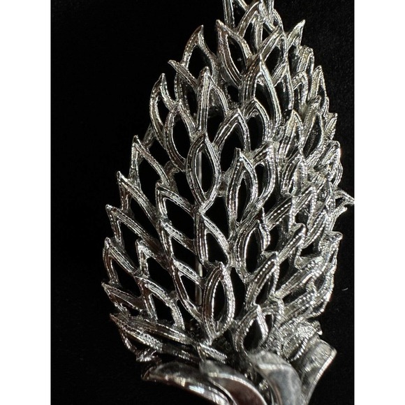 Vintage Signed CORO Silver Tone Large Textured Leaf ConeBrooch Pin SILVER TONE - Picture 5 of 11